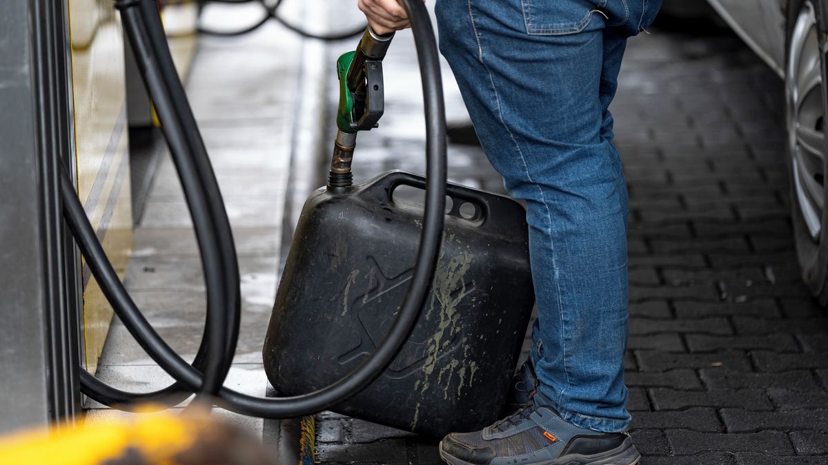 Benzin v Česku je kvůli dění na Blízkém východě po dvou letech opět za 40 Kč